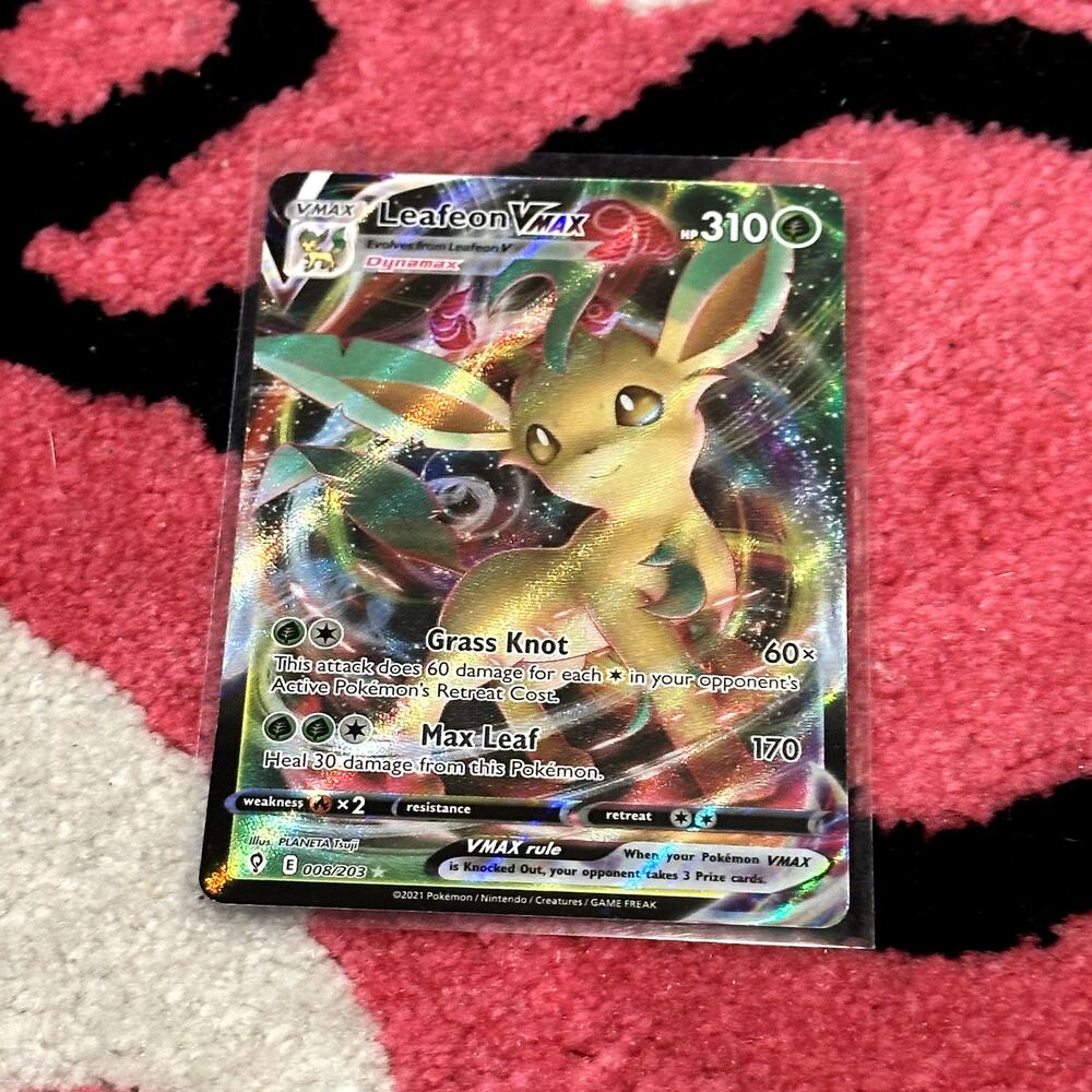 Leafeon VMAX #8 – Pokémon Evolving Skies – Full Art Holo – As Pictured